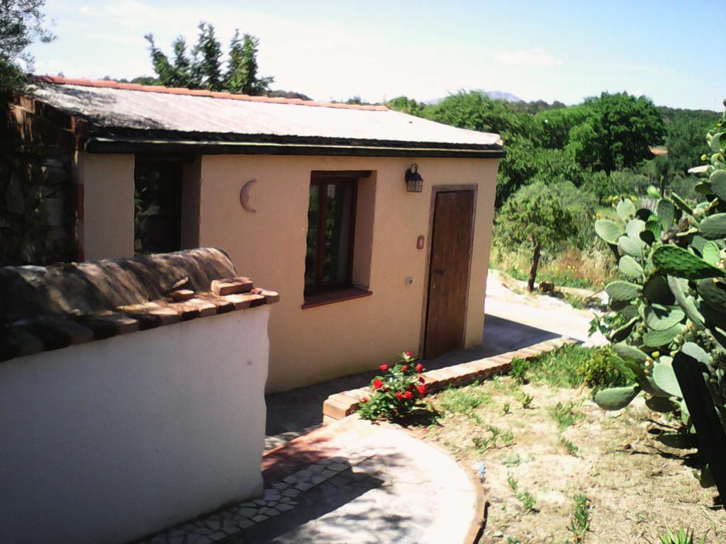 Addisora Appartamenti Cala Liberotto Exterior foto